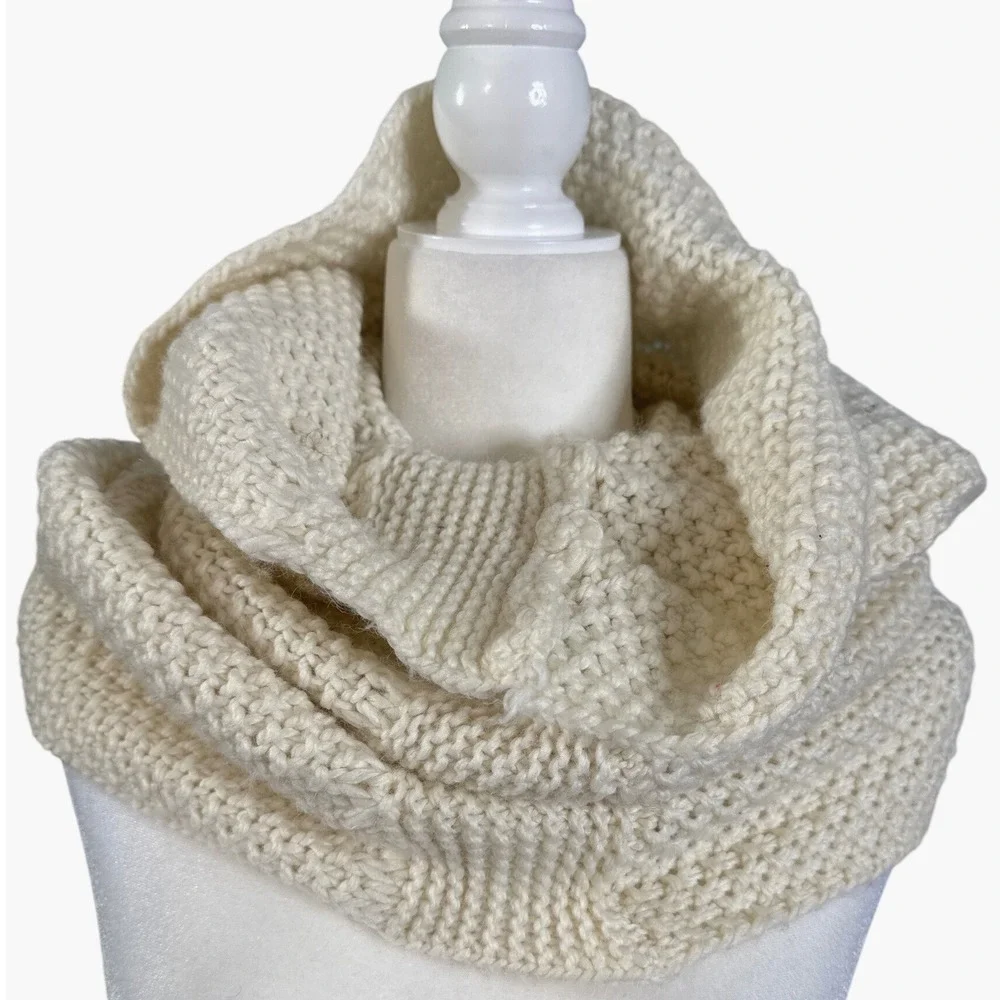 TRISTAN Cream Chunky Knit Infinity Scarf Wool‎ Textured Winter Snood